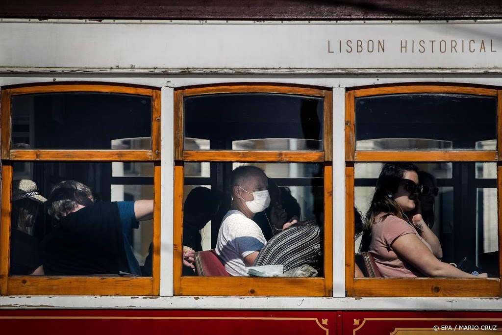 'Chaos in Portugal door massale uittocht Britse vakantiegangers'
