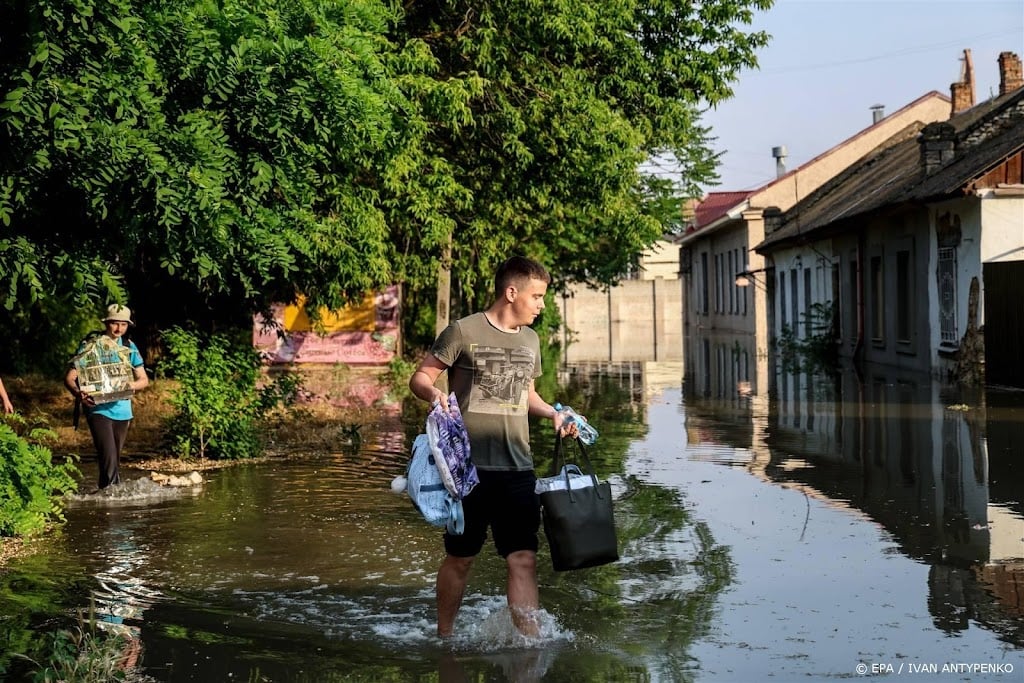 Zelensky: honderdduizenden zonder drinkwater door damdoorbraak