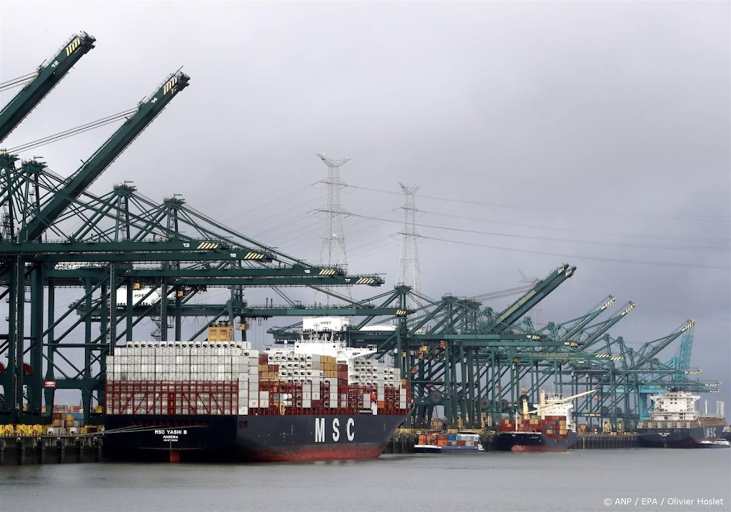 Haven Antwerpen waarschuwt voor vertraging scheepvaart om olielek