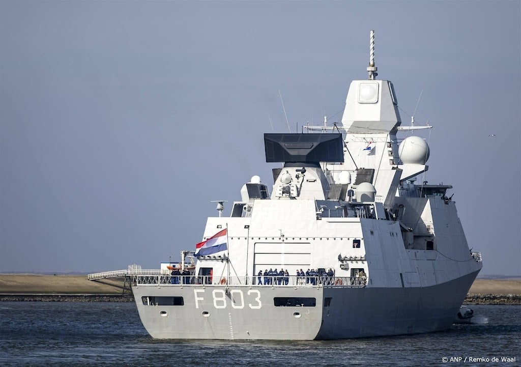 Chinese gevechtsvliegtuigen omcirkelden marineschip Tromp