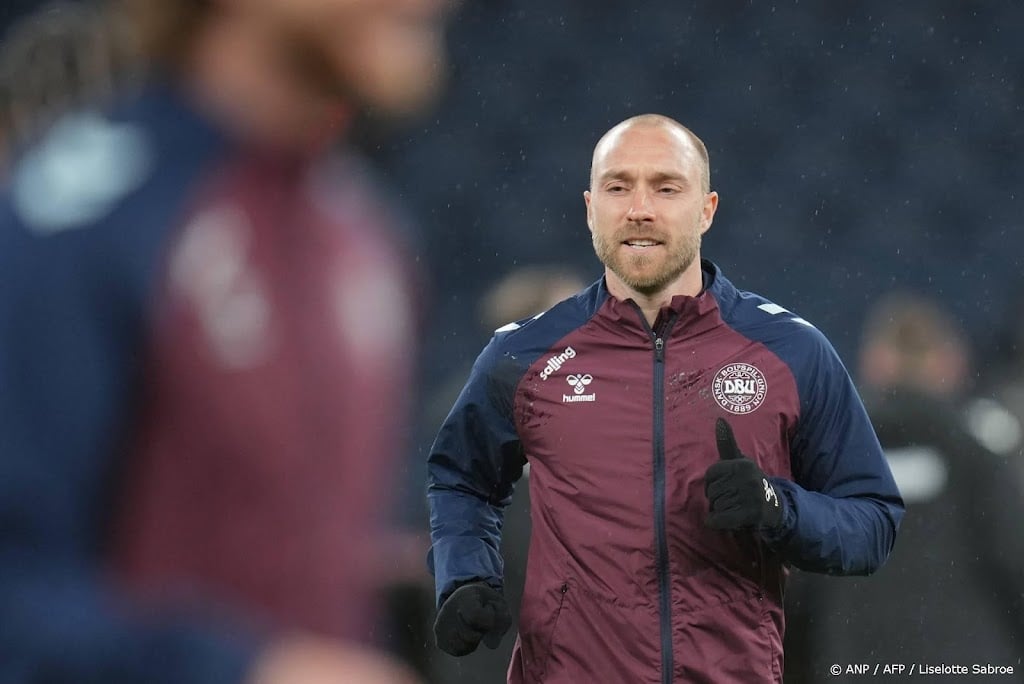 Deen Eriksen zakt weer in elkaar op het veld, maar maakt het goed