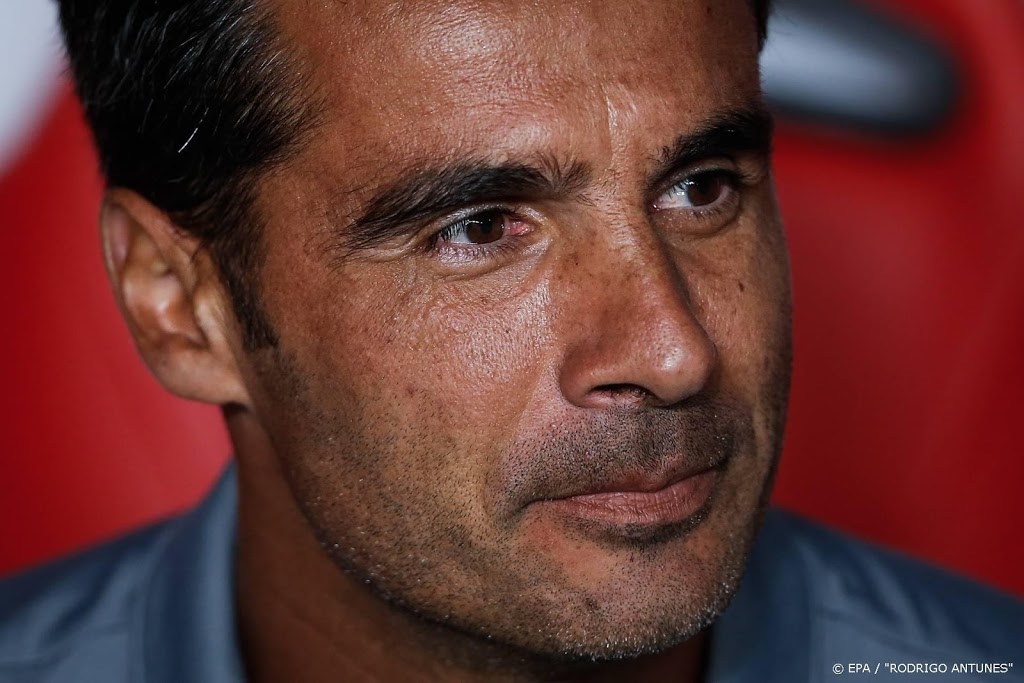 Assistent-trainer Verissimo mag seizoen bij Benfica afmaken