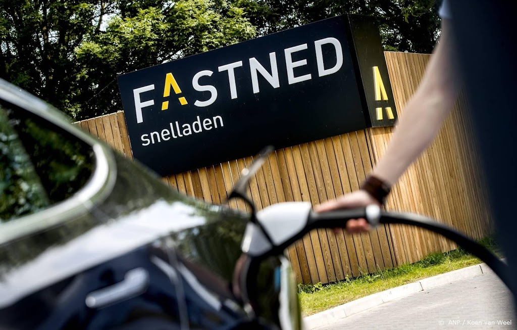 Fastned opent eerste twee laadstations langs snelweg Vlaanderen