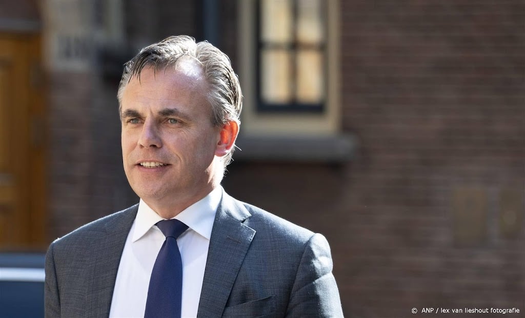 Kabinet voert krimp Schiphol april volgend jaar door