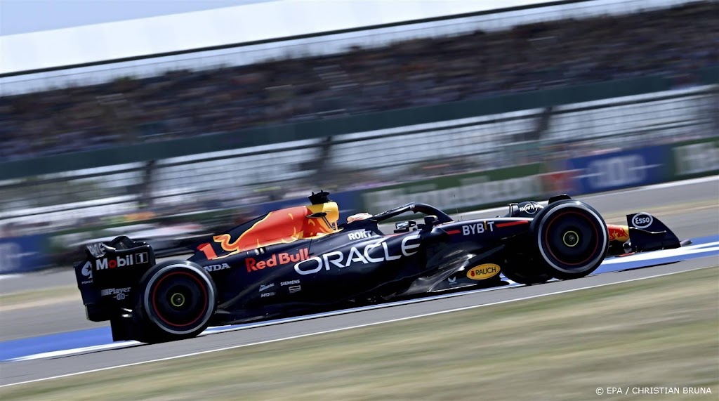 Verstappen snelste in eerste vrije training op Silverstone