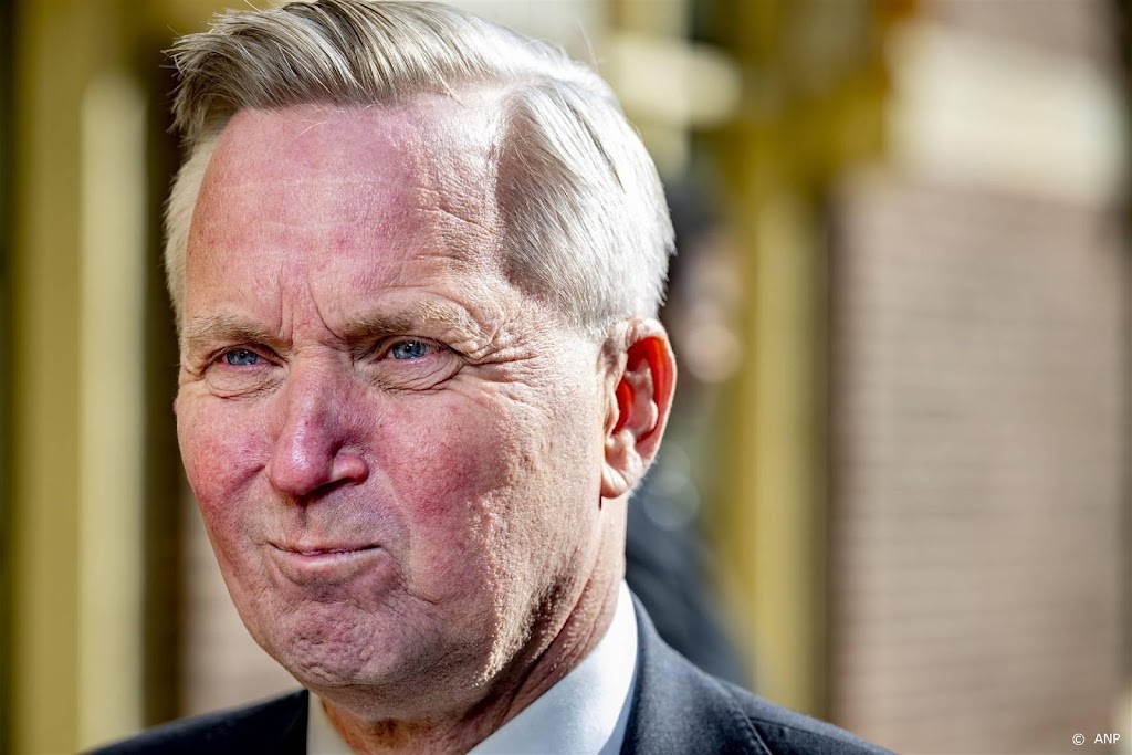 Tranen bij Van der Burg: ik had een asieldeal beloofd 