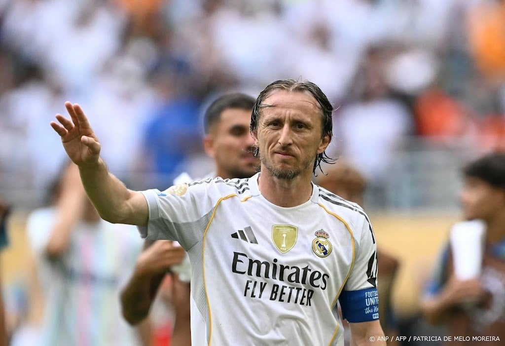 AC Milan-trainer Allegri bevestigt komst Modric