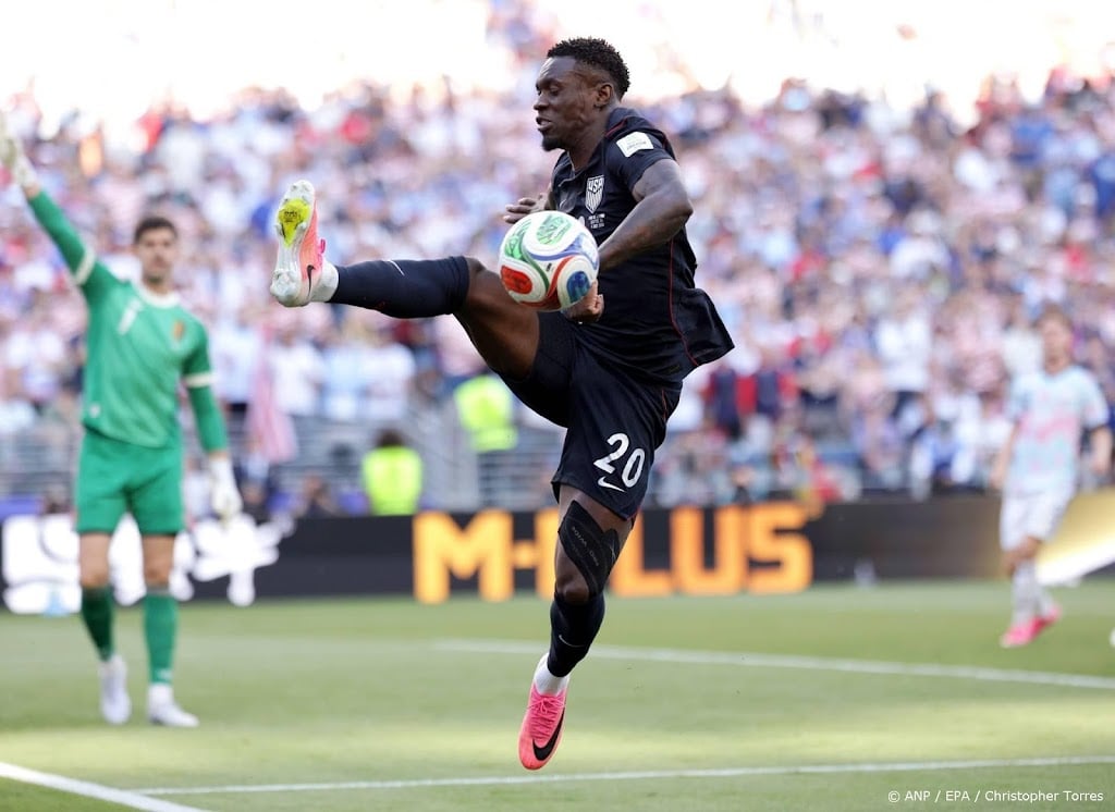 Amerikaanse fans juichen Balogun toe voor duel met België