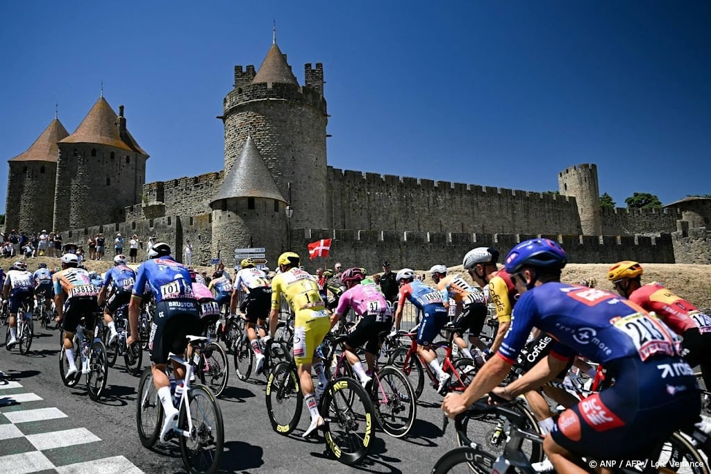 Peloton vertrokken voor heuvelachtige vierde Touretappe naar Foix