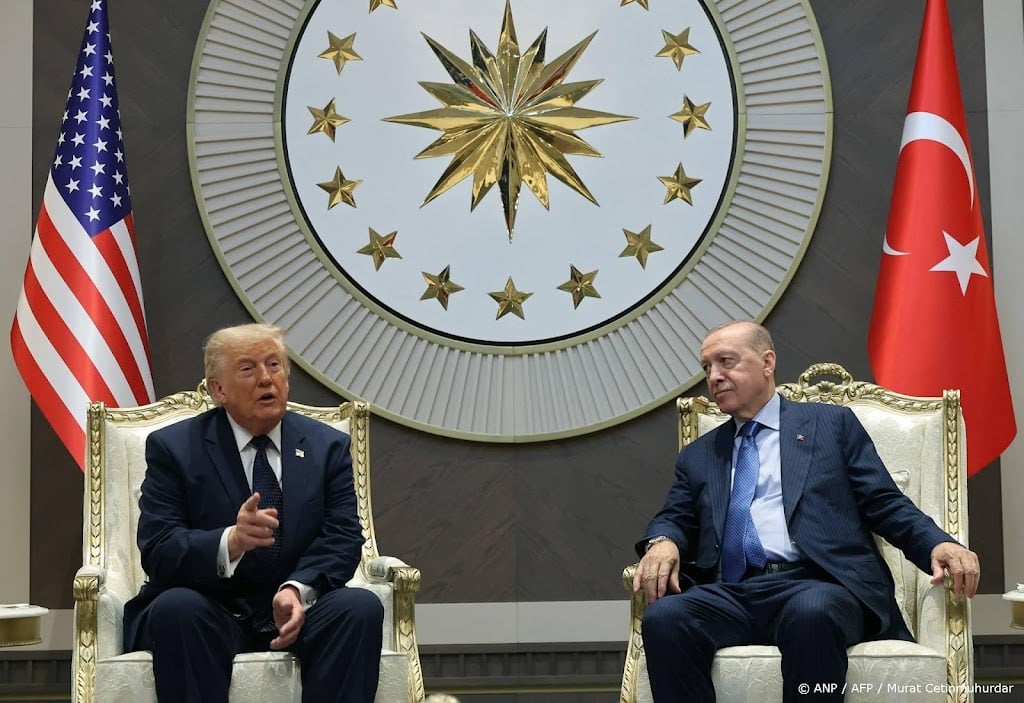 Trump klaagt ook bij NAVO-top over gebrek aan steun Iranoorlog