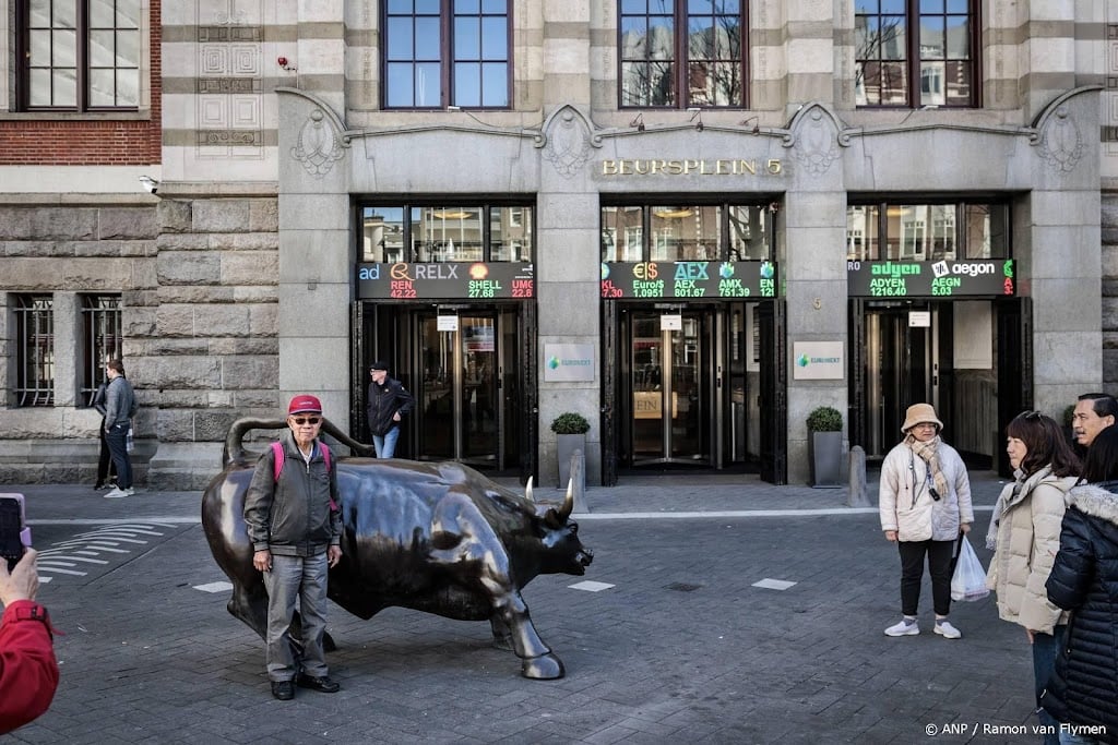 Zware verliezen chipbedrijven duwen AEX in het rood