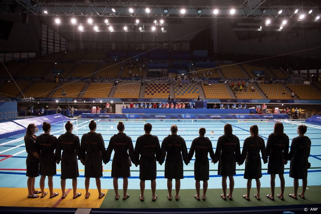 'Cultuurbewakers' nemen in tranen afscheid van waterpoloploeg