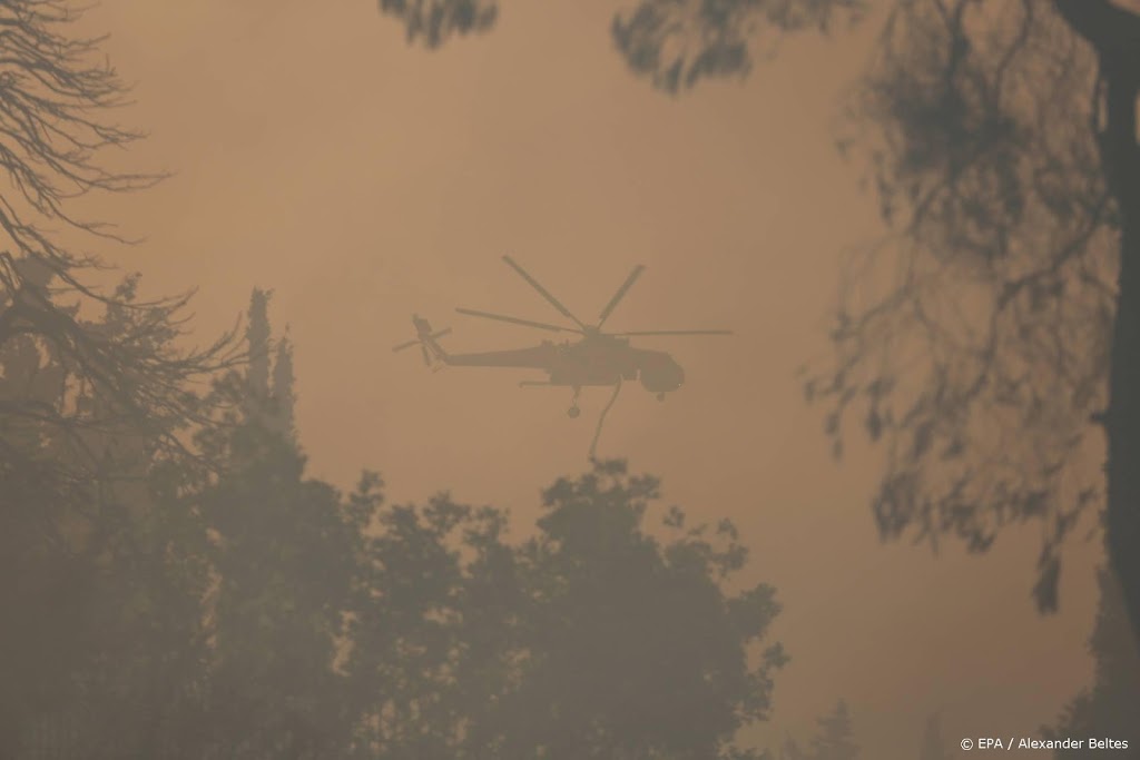 Duizenden evacuaties wegens bosbranden Griekenland
