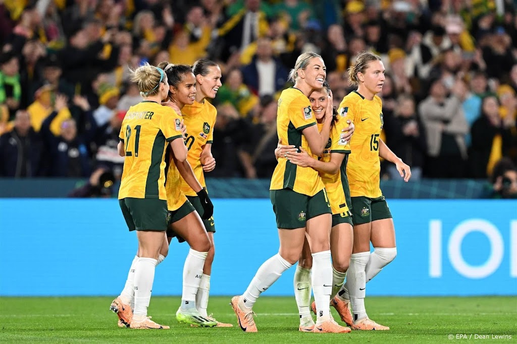 Gastland Australië verder op WK voetbal na zege op Denemarken