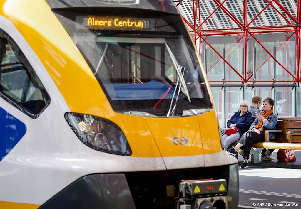 Al hele dag problemen op spoor in omgeving Almere