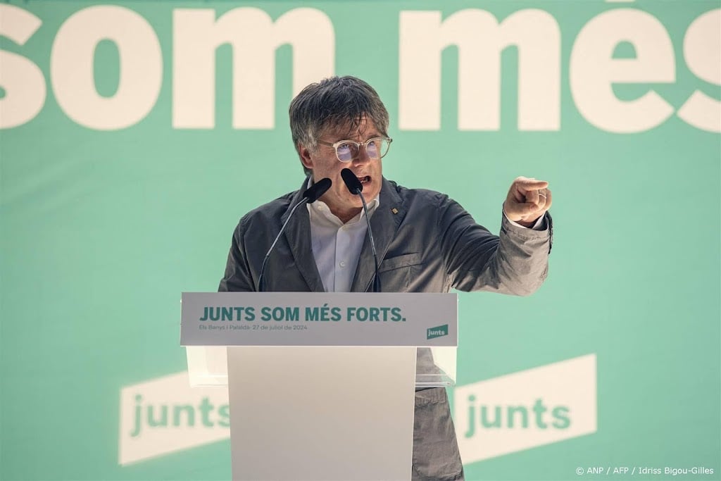 Uitgeweken ex-premier Catalonië Puigdemont zegt terug te keren