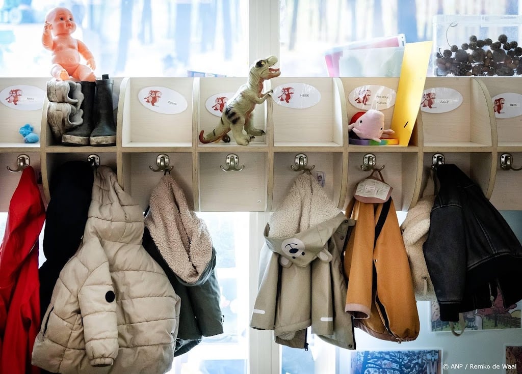 Ouders betaalden vorig jaar relatief minder voor kinderopvang