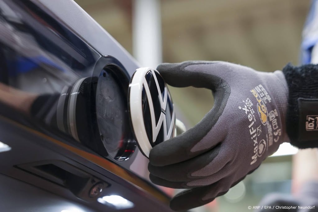 Volkswagen moet sneller in kosten snijden, zegt voorzitter