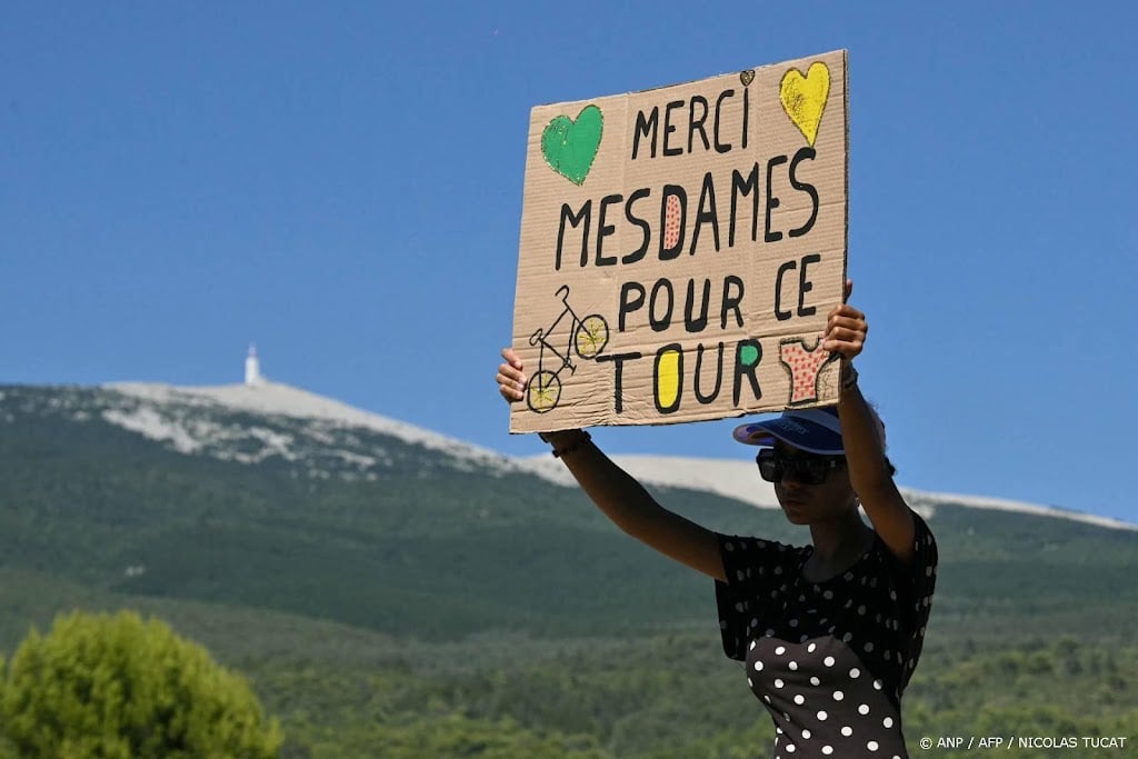 Niewiadoma wint Touretappe en verovert gele trui op Mont Ventoux