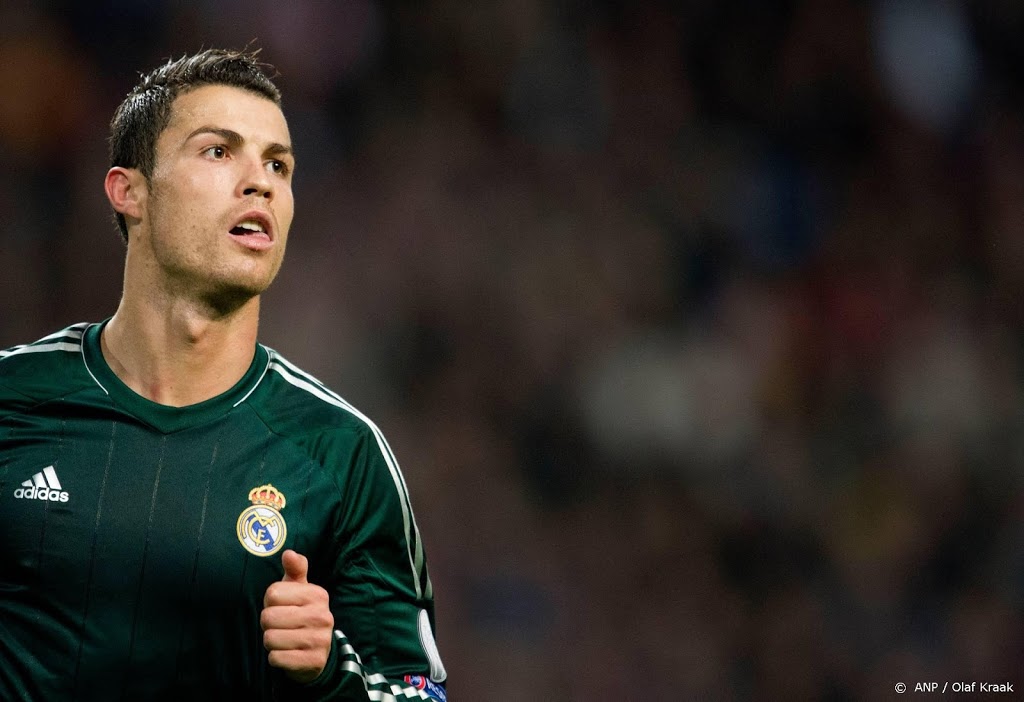 Herstelde Ronaldo gaat in Zweden voor 100e treffer