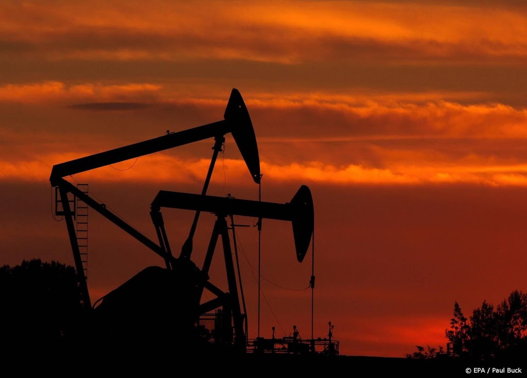 Olieprijs zakt naar laagste niveau sinds januari