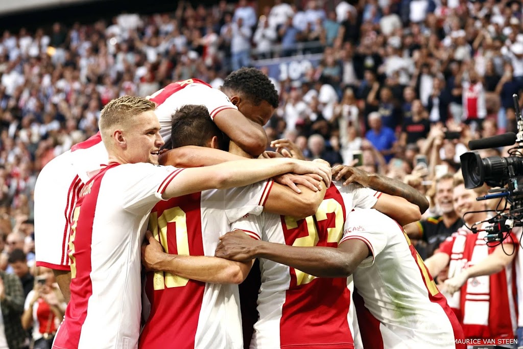 Ajax opent Europese seizoen met ruime zege op Rangers FC