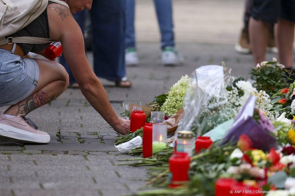 Politie geeft foto verdachte mesaanval Solingen vrij