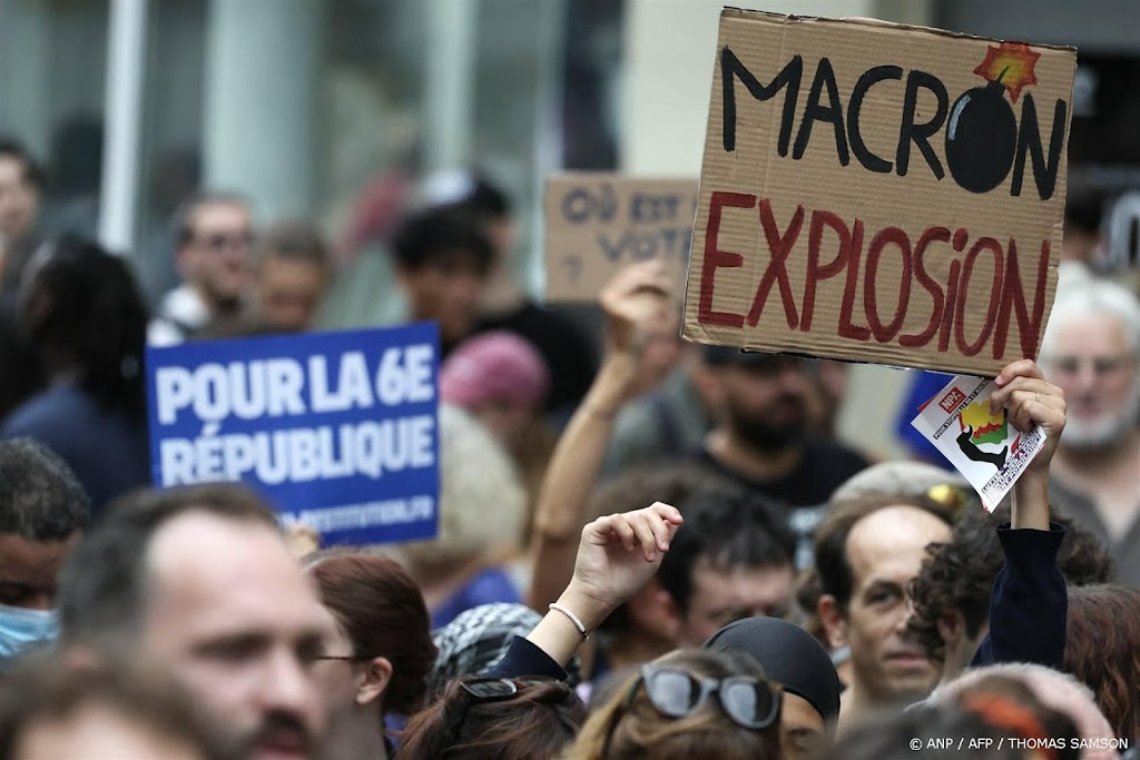 Duizenden Fransen demonstreren tegen president Macron