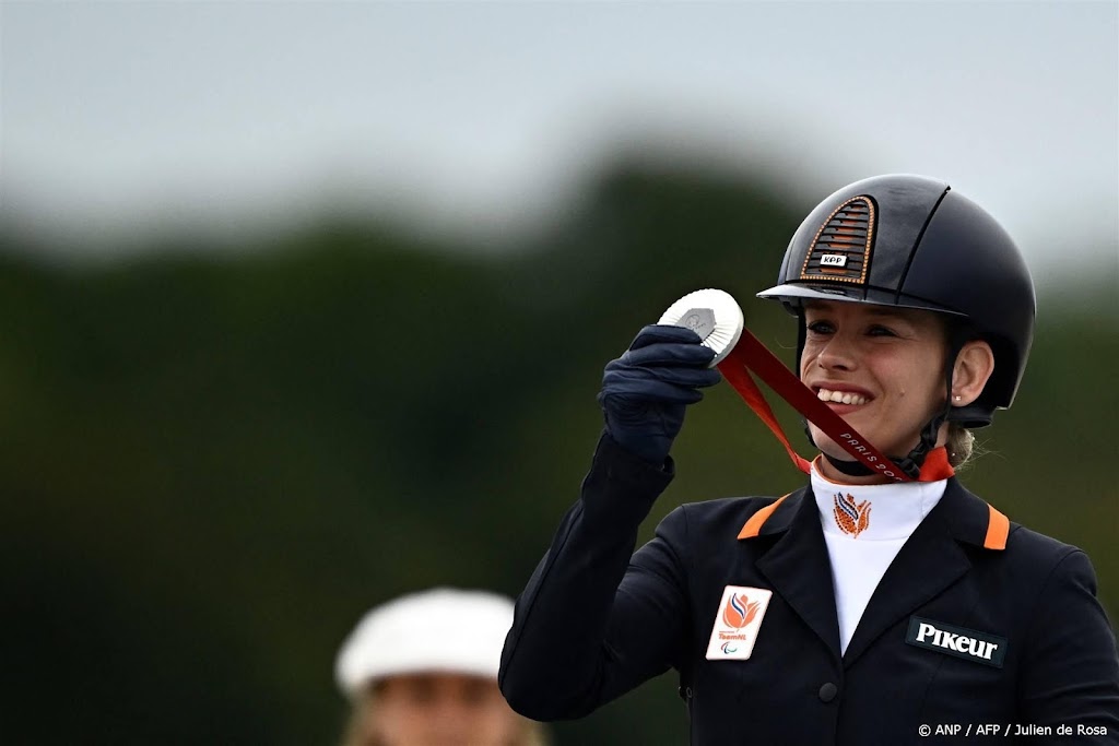 Opnieuw paralympisch zilver voor dressuuramazone Van der Horst
