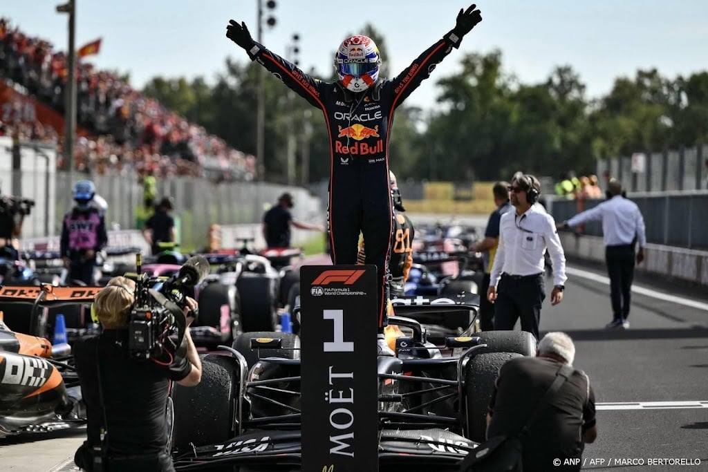Verstappen 'vliegt' op Monza en wint snelste Formule 1-race ooit