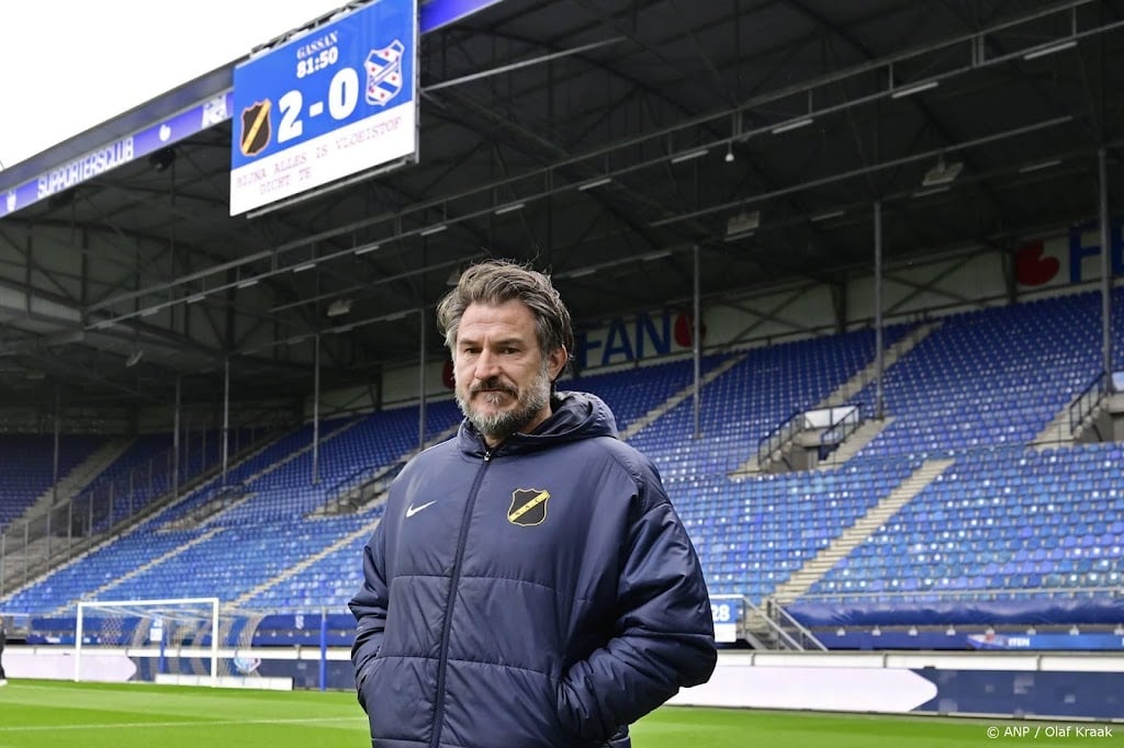 NAC Breda ontslaat Belgische trainer Hoefkens