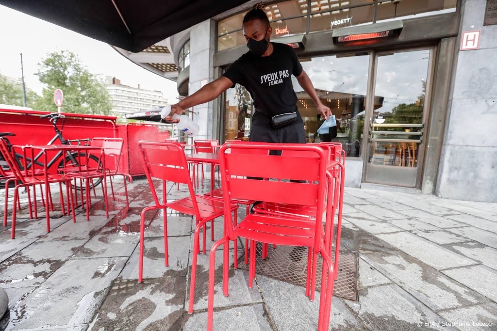 Brussel doet cafés en bars voor maand op slot 