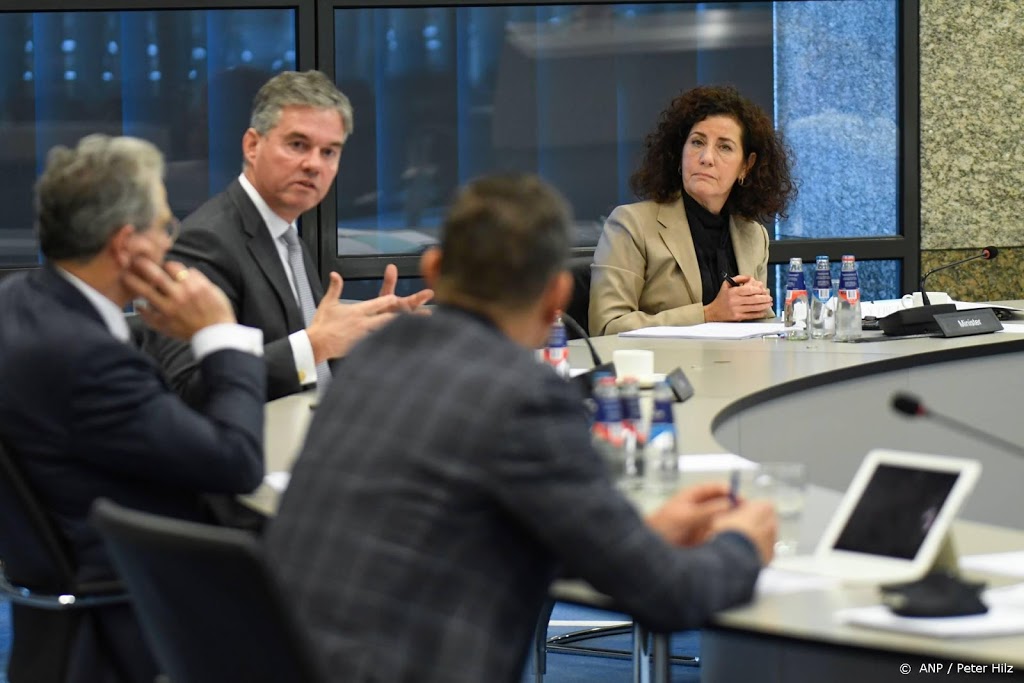 Kamer wil fysieke les en duidelijkheid mbo en hoger onderwijs