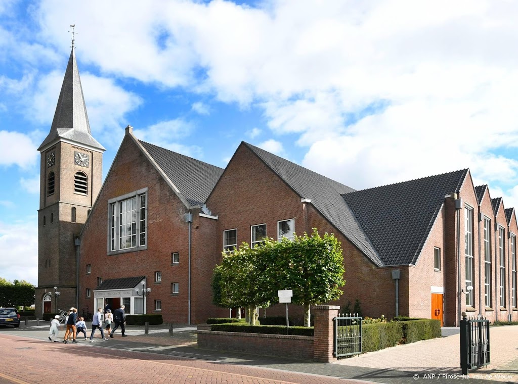 Kerk Staphorst stelt besluit bezoekersaantallen uit tot vrijdag