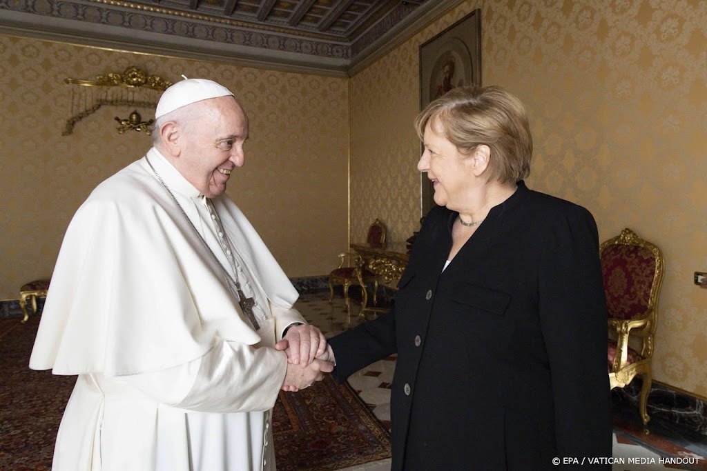 Bondskanselier Merkel brengt afscheidsbezoek aan paus Franciscus