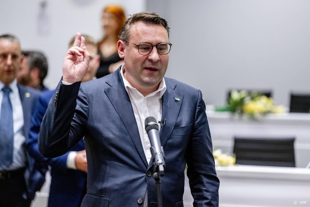 De Mos: gift aan D66 mag wel, gift aan lokale partij is verdacht