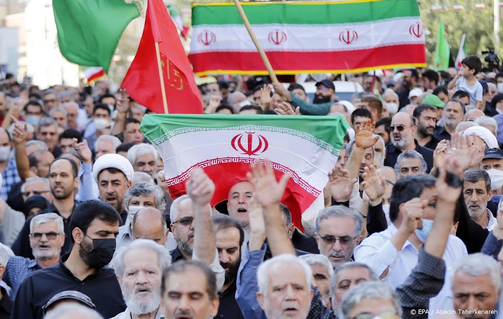 Hoekstra: reisadvies voor heel Iran op rood