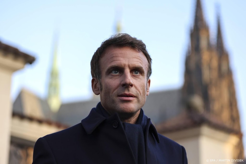 Macron wil geen paniek in Frankrijk over brandstoftekorten