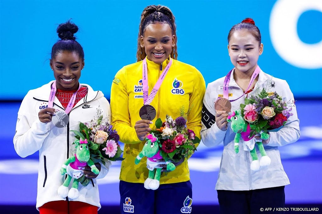 Turnster Andrade pakt wereldtitel op sprong, zilver voor Biles