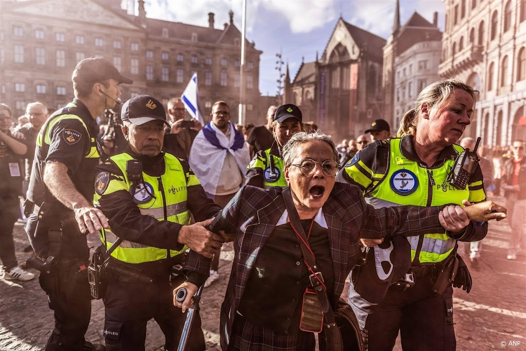 Alle pro-Palestijnse demonstranten Amsterdam worden aangehouden