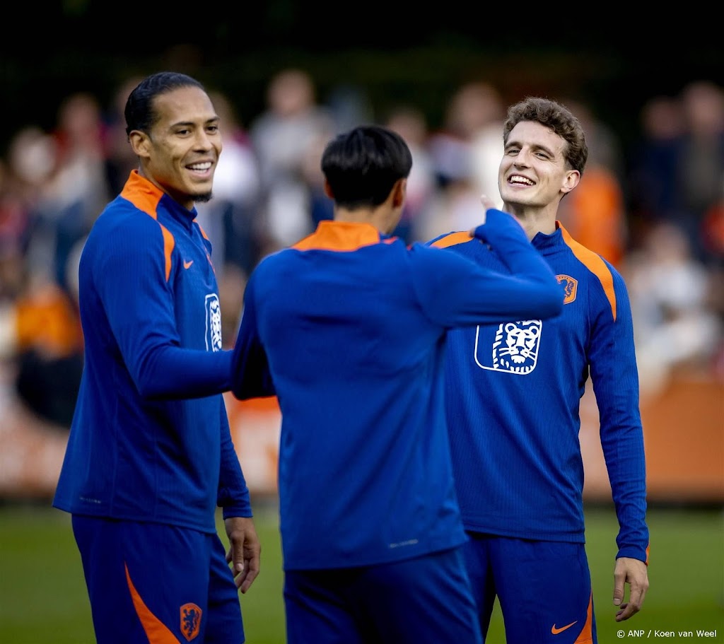 Oranje traint met fitte selectie voor Hongarije en Duitsland