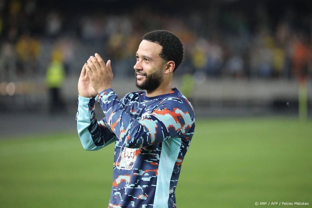 Depay met nooddocument op weg naar Oranje