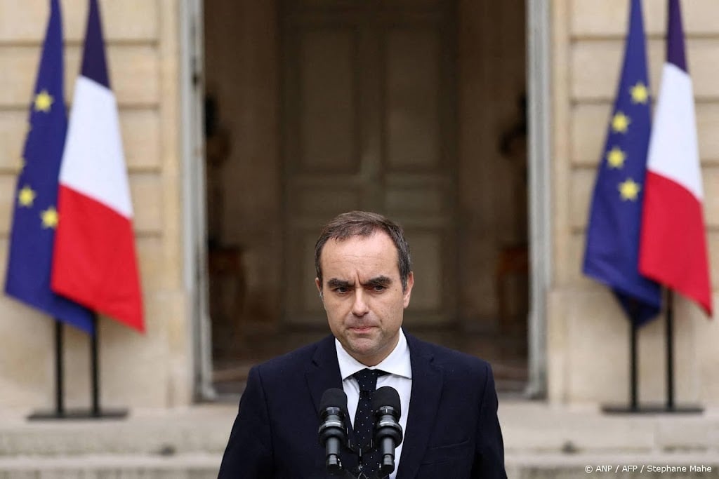 Druk op Macron groeit na opstappen Franse premier Lecornu