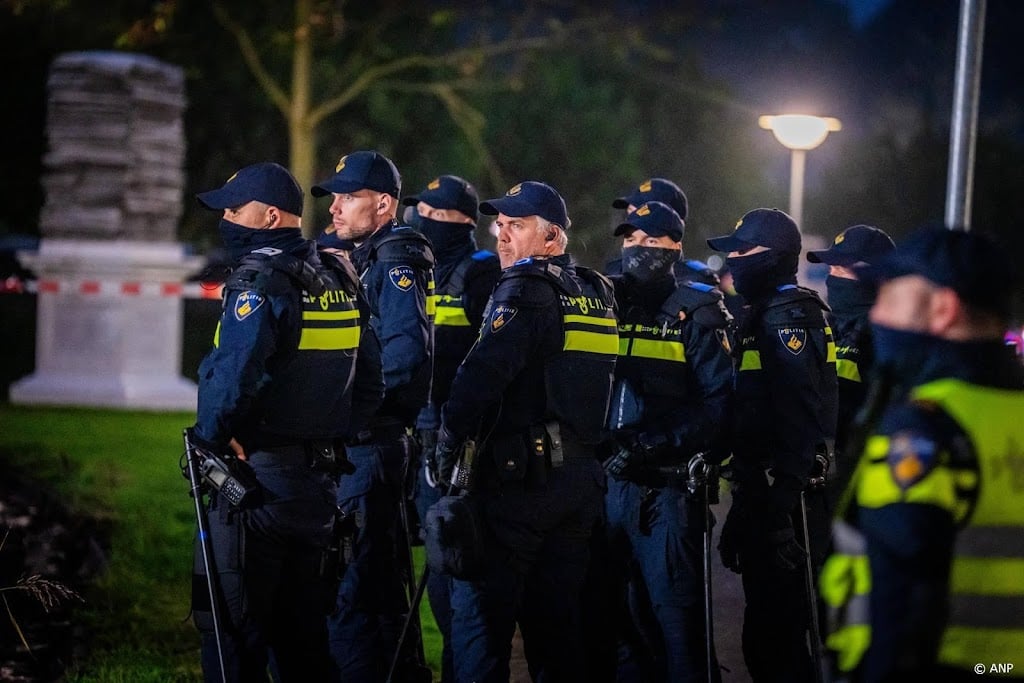Politie begint ontruimingsactie bij bezet Radboud-gebouw Nijmegen