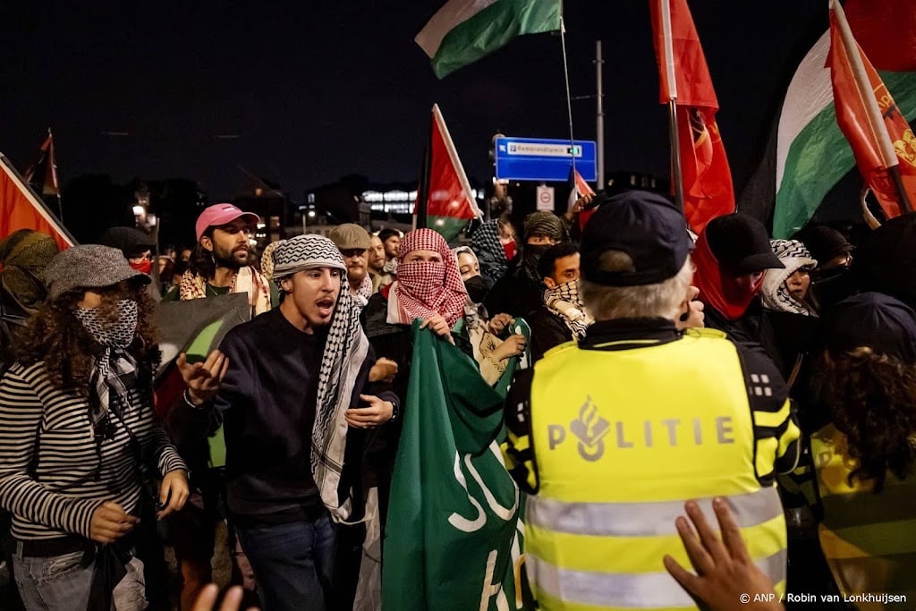 Burgemeester van Amsterdam ontbindt pro-Palestijns protest