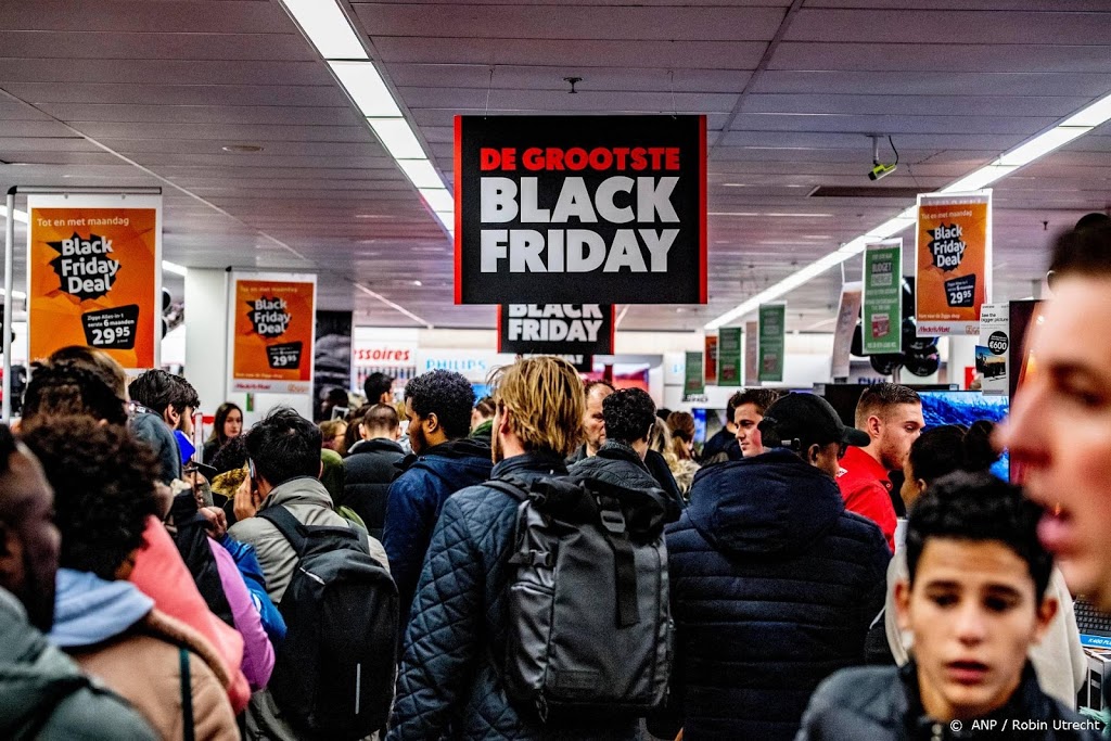 FNV: sla Black Friday dit jaar over en voorkom meer besmettingen