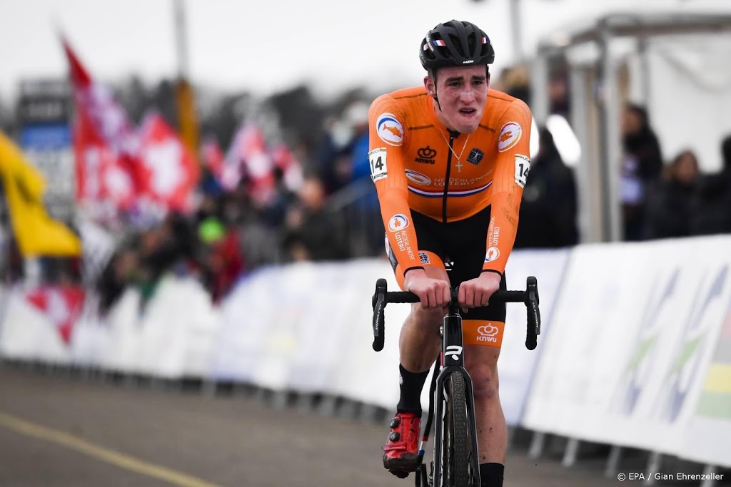 Veldrijder Kamp Europees kampioen bij beloften