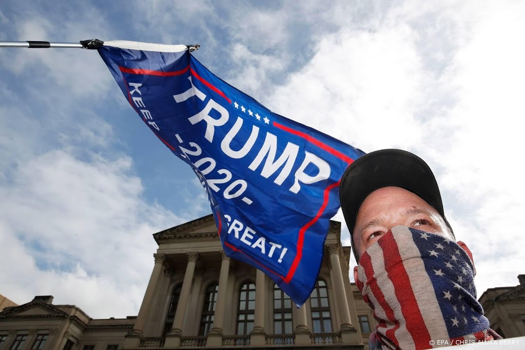 Campagneleider Trump vraagt aanhangers om 'paraat te staan'