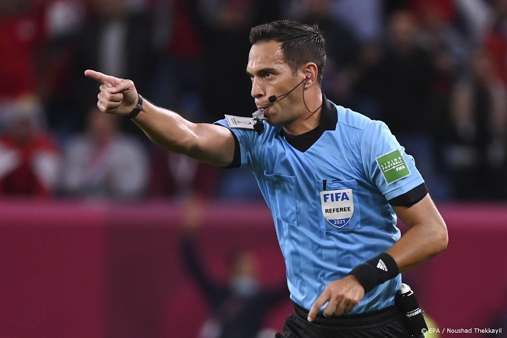 WK-arbiter trekt tien keer rood bij Argentijnse bekerfinale