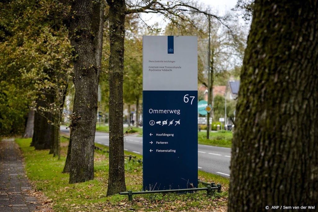 Gewonden steekpartij tbs-kliniek uit ziekenhuis 